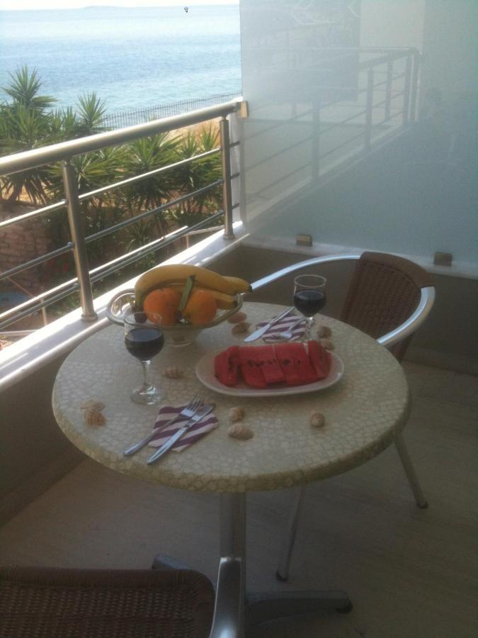 Almare Apartment *